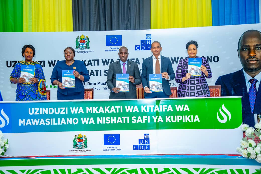 DKT. BITEKO AZINDUA MKAKATI WA TAIFA WA MAWASILIANO WA NISHATI SAFI YA KUPIKIA.