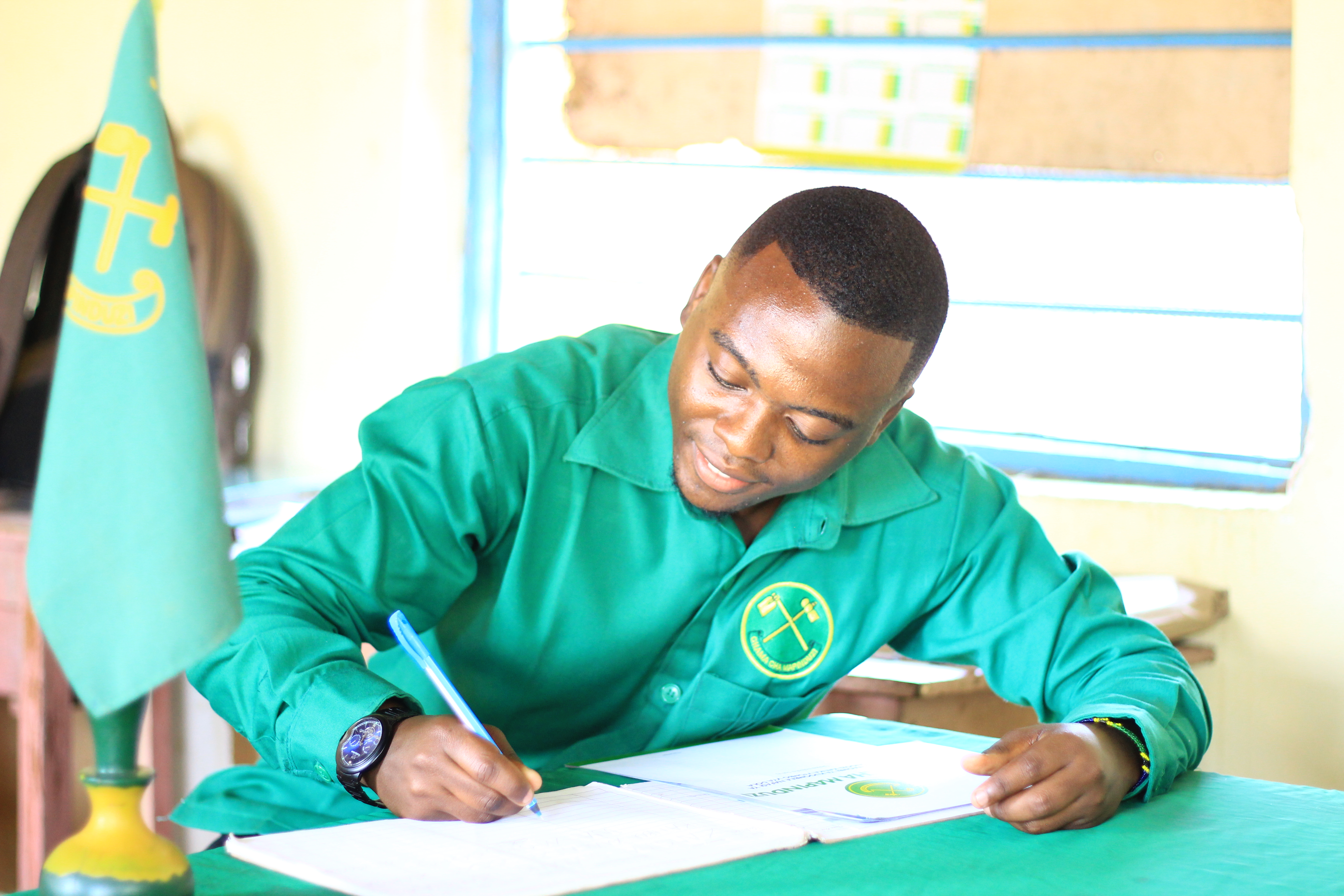 CHIPUKIZI ACHUKUA FOMU YA UDIWANI KATA YA MWEMBESONGO.